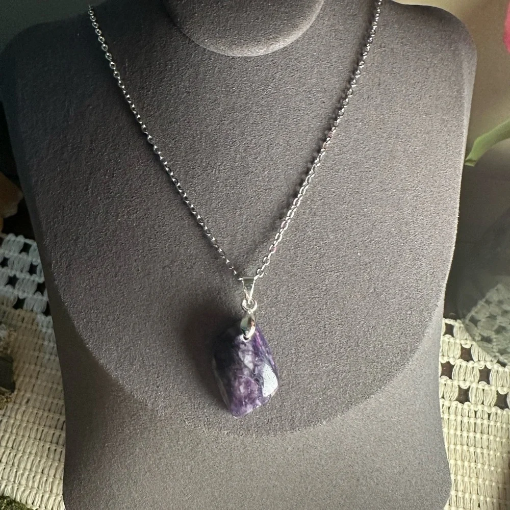 Chaorite Leaf Shaped Pendant Necklace on Copper Bail and Chain